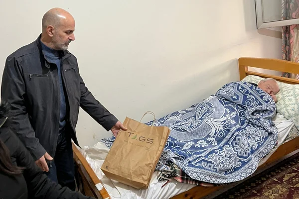 Micro Epsilon Team Celebrates Christmas 2022 with the Elderly