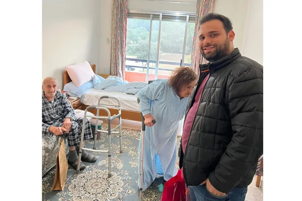 Micro Epsilon Team Celebrates Christmas 2022 with the Elderly