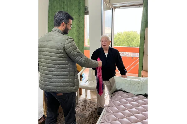 Micro Epsilon Team Celebrates Christmas 2022 with the Elderly